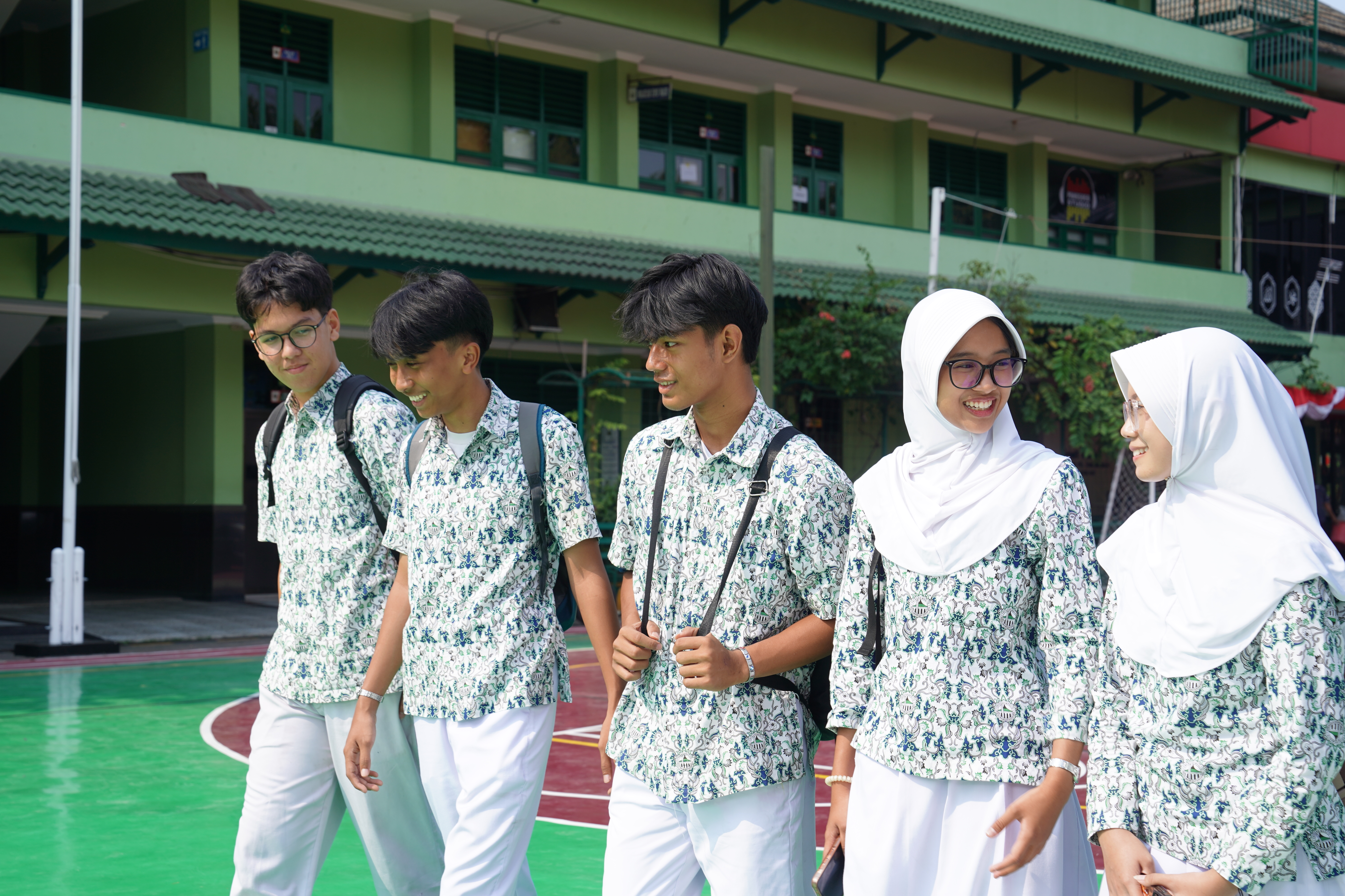 Keberhasilan Alumni PTN